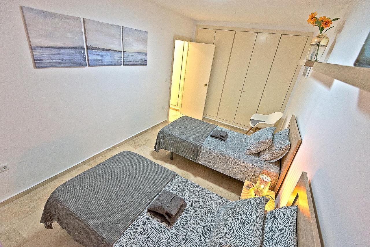 On Beach Deluxe Apartment With Pools And Own Garden El Puerto de Santa María Exterior foto