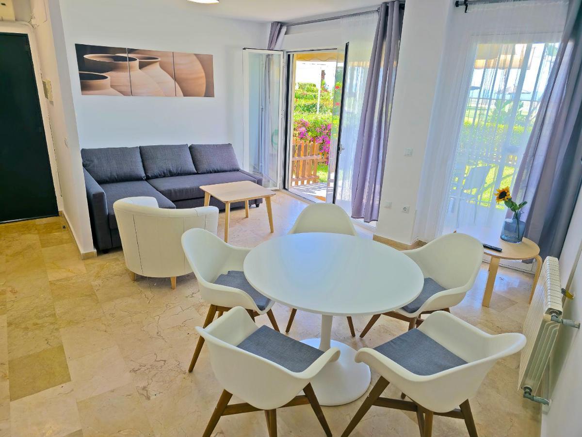 On Beach Deluxe Apartment With Pools And Own Garden El Puerto de Santa María Exterior foto